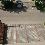 Chotěšovská With Parking Place Apartamento Praga