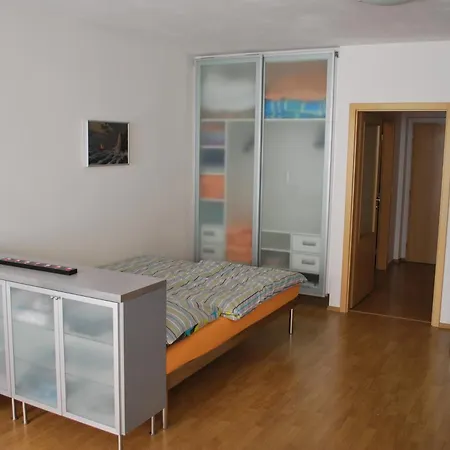 Appartement Chotesovska With Parking Place Praag