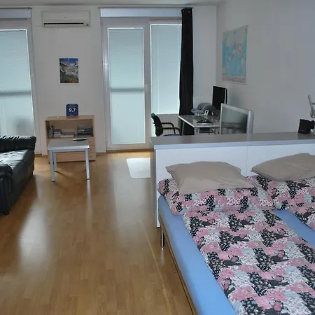 Apartament Chotesovska With Parking Place Praga